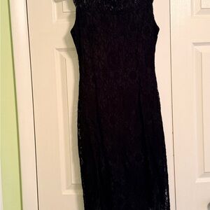 Elegant Black Lace Midi Dress - Sleeveless Sheath